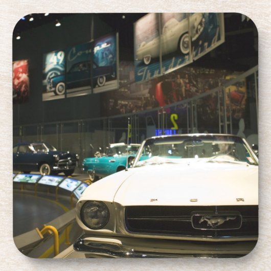 米国、ミシガン州、デトロイト: フォードの弁柄の工場旅行、 コースター (正面)