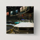 米国、ミシガン州、デトロイト: フォードの弁柄の工場旅行、 缶バッジ (正面)