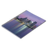 米国、ミシガン、デトロイトのスカイライン、夜 ノートブック (左側)