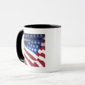 米国、ワシントン州のmoses湖。 旗の壁の壁画 マグカップ (正面左)