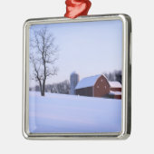 米国、ヴァージニア、シェナンドー渓谷の納屋 メタルオーナメント (左)