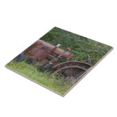 米国、ヴァーモント、マンチェスター: 旧式な農場トラクター タイル (側面)