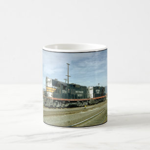米国、世界の南太平洋のEMD_Trains コーヒーマグカップ