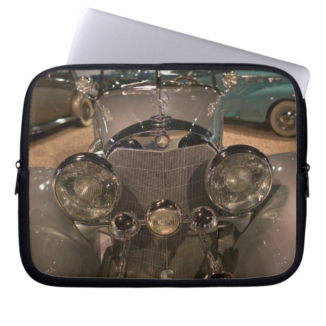 米国、Nevada_Reno: 国民の自動車博物館2 ラップトップスリーブ (正面)