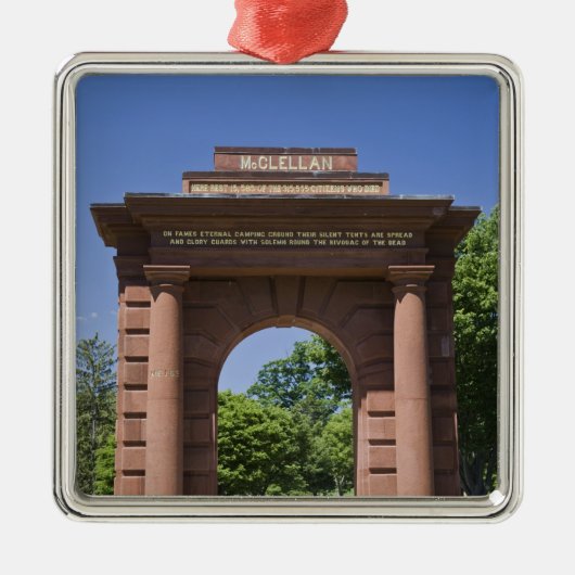 米国、VA、アーリントン。 アーリントンのMcClellanのゲート メタルオーナメント (正面)