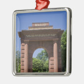 米国、VA、アーリントン。 アーリントンのMcClellanのゲート メタルオーナメント (左)