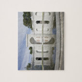 米国、VA、アーリントン。 軍の女性のための ジグソーパズル (縦)