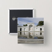 米国、VA、アーリントン。 軍の女性のための 缶バッジ (正面&裏面)