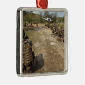 米海兵隊はUH-1Nとして安全を提供している メタルオーナメント (右)