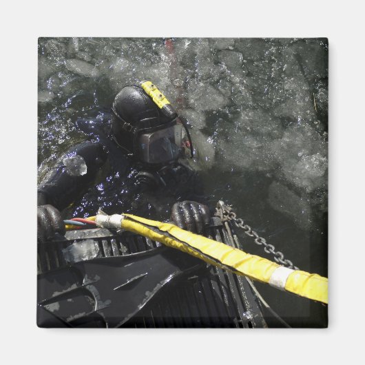 米海軍ダイバーはダイビングを開始する準備ができている マグネット (正面)