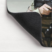 米空軍航空従事者が警備を行う マウスパッド (コーナー)