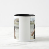 米空軍航空従事者が警備を行う マグカップ (中央)