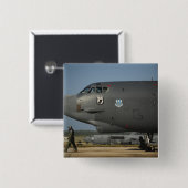 米空軍航空機乗組員がB-52を準備する 缶バッジ (正面&裏面)