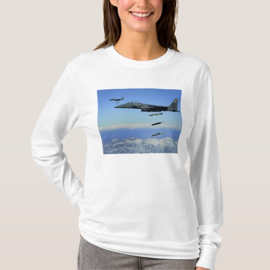 米空軍F-15Eストライクイーグル航空機 Tシャツ (正面)