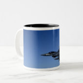 米空軍F-16戦闘《鳥》ハヤブサ ツートーンマグカップ (正面左)