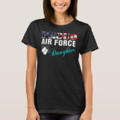  米誇りを持った国旗を持つ空軍の娘 Tシャツ (正面)