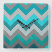 粋でガーリーな灰色のティール(緑がかった色)のシェブロンのジグザグパターン スクエア壁時計 (正面)