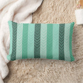 粋で真新しい緑の雑色のシェブロンは縞で飾ります ランバークッション (ブランケット)