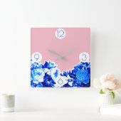 粋なコバルトブルーの花及び赤面のピンク スクエア壁時計 (ホーム)