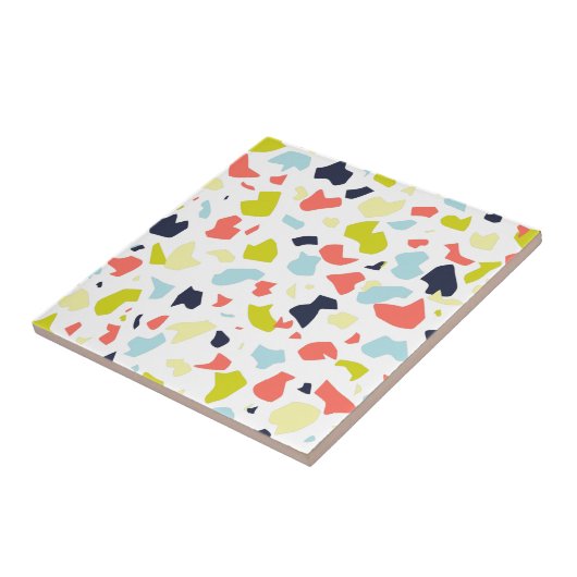 粋な生きている珊瑚の淡黄緑のTerrazzoパターン タイル (側面)