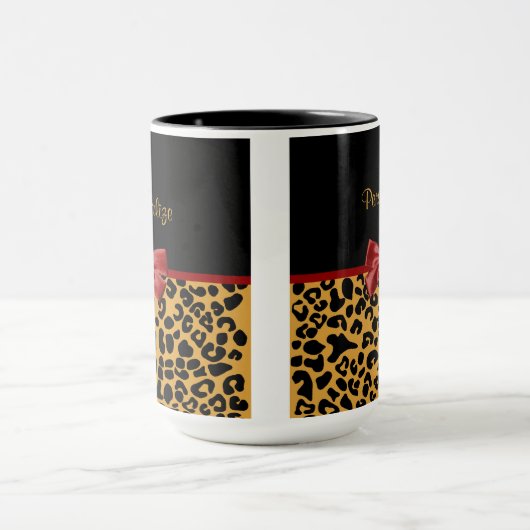 粋な黒および金ゴールドのヒョウのプリントの赤いリボンの弓 マグカップ (中央)