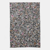 粗いサーモンと灰色の不規則なモザイクの散らかった キッチンタオル (縦)