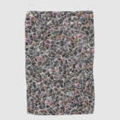 粗いサーモンと灰色の不規則なモザイクの散らかった ゴルフタオル (正面)
