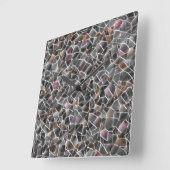 粗いサーモンと灰色の不規則なモザイクの散らかった スクエア壁時計 (傾斜)