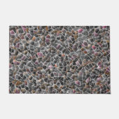 粗いサーモンと灰色の不規則なモザイクの散らかった ドアマット (正面)