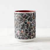粗いサーモンと灰色の不規則なモザイクの散らかった マグカップ (中央)