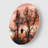精神のオオカミの顔 ラージ壁時計 (傾斜)
