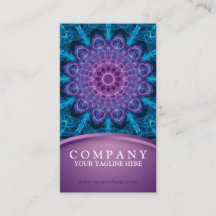 精神的な紫色の花、青の海