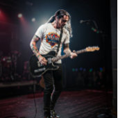 精神科医は高いから音楽がある  トライブレンドＴシャツ