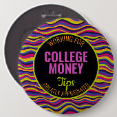 精神薬 |ヒントを参照 |大学のお金 缶バッジ (正面&裏面)