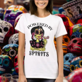 精霊の女性によって動く Tシャツ