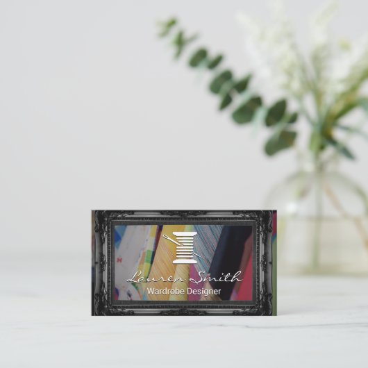 糸と針のワードローブ | 黒のフレファンシーーム 名刺 (スタンド正面)