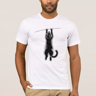 糸にぶら下がる面白い猫 Tシャツ
