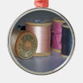 糸のヴィンテージのスプール メタルオーナメント (正面)