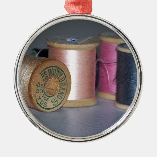 糸のヴィンテージのスプール メタルオーナメント (正面)