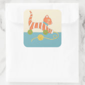 糸玉ストライプの付き玩具猫 スクエアシール (バッグ)