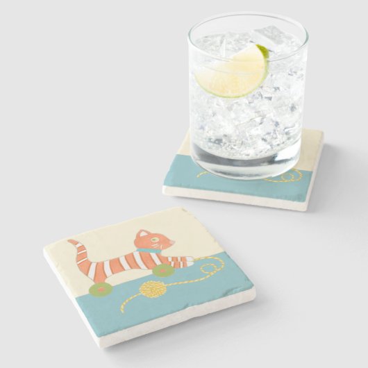 糸玉ストライプの付き玩具猫 ストーンコースター (横)