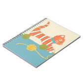 糸玉ストライプの付き玩具猫 ノートブック (左側)