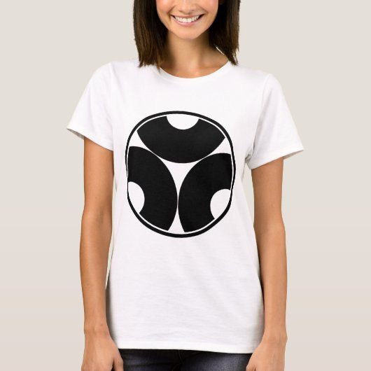 糸輪に三つ割り蛇の目 Tシャツ (正面)