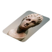 紀元前4世紀の女神の頭。 マグネット (左側)