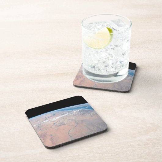 紅海の隣で北に曲がるナイル川 コースター (右側)