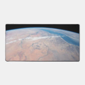 紅海の隣で北に曲がるナイル川 デスクマット (正面)