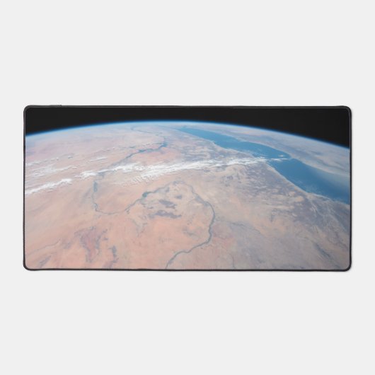 紅海の隣で北に曲がるナイル川 デスクマット (正面)