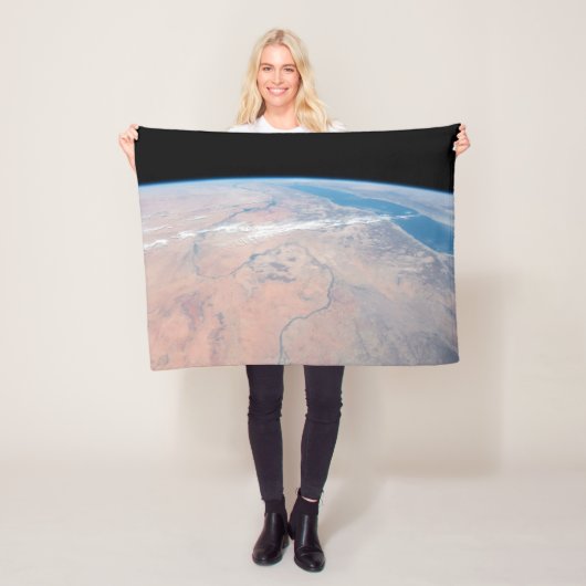 紅海の隣で北に曲がるナイル川 フリースブランケット (インサイチュ)