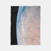 紅海の隣で北に曲がるナイル川 フリースブランケット (正面)