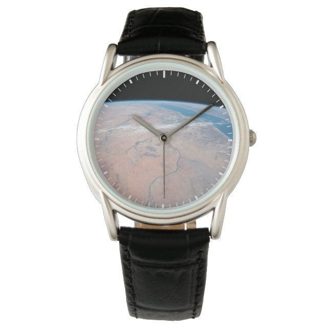 紅海の隣で北に曲がるナイル川 腕時計 (正面)
